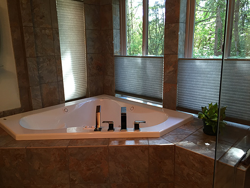 Master Bathroom - Tub